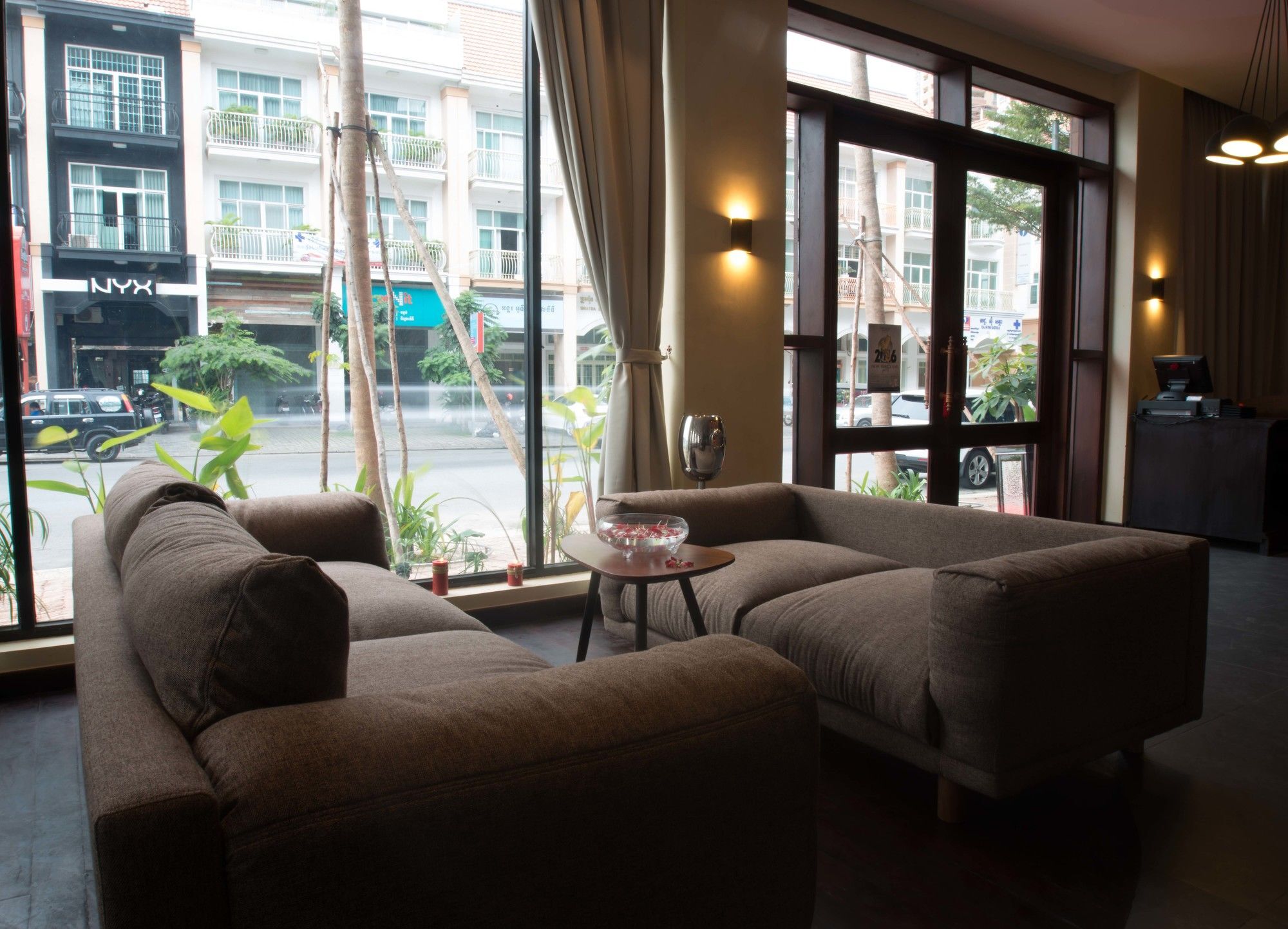 Almond Hotel Bassac River Phnompenh Exteriér fotografie