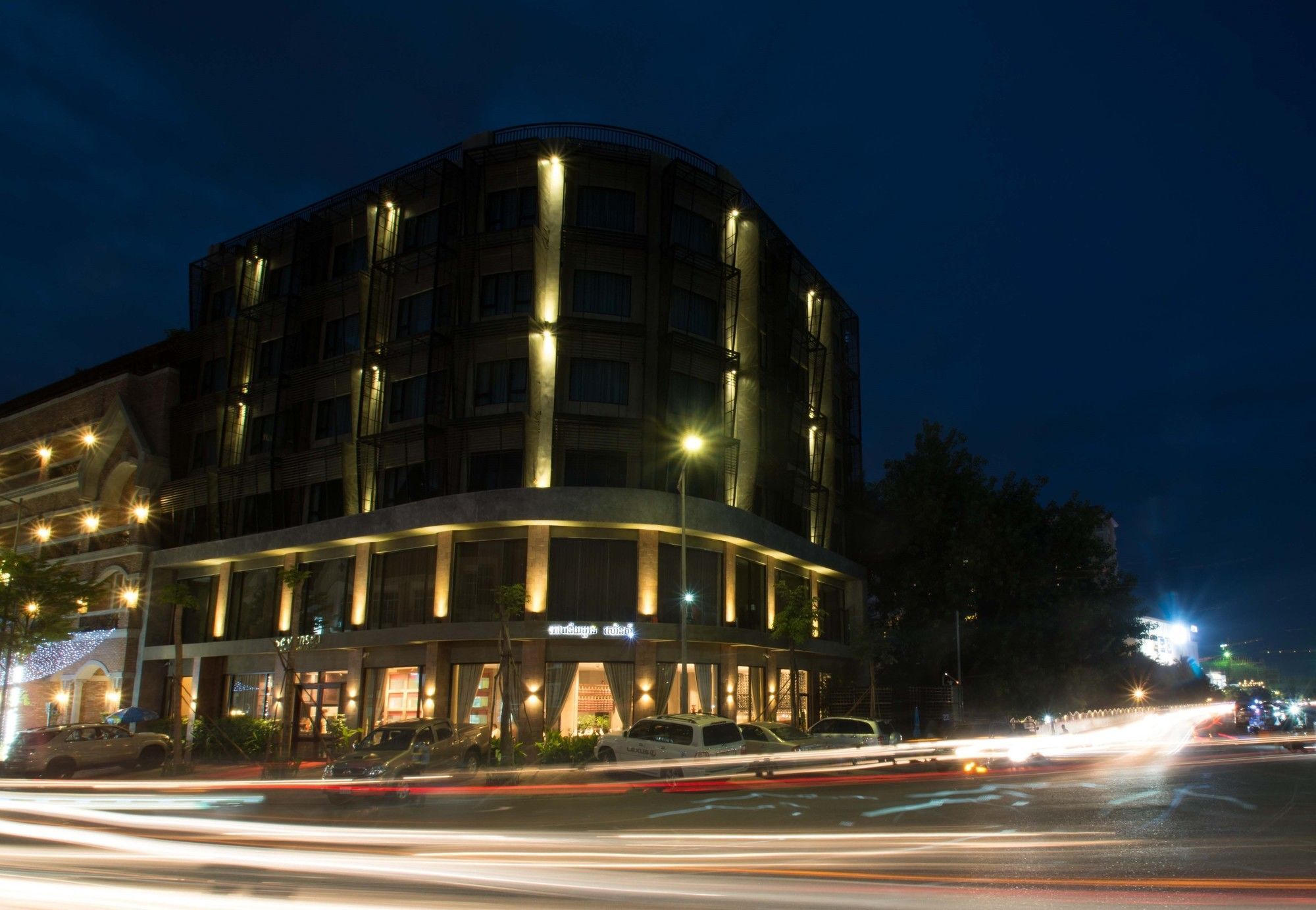 Almond Hotel Bassac River Phnompenh Exteriér fotografie