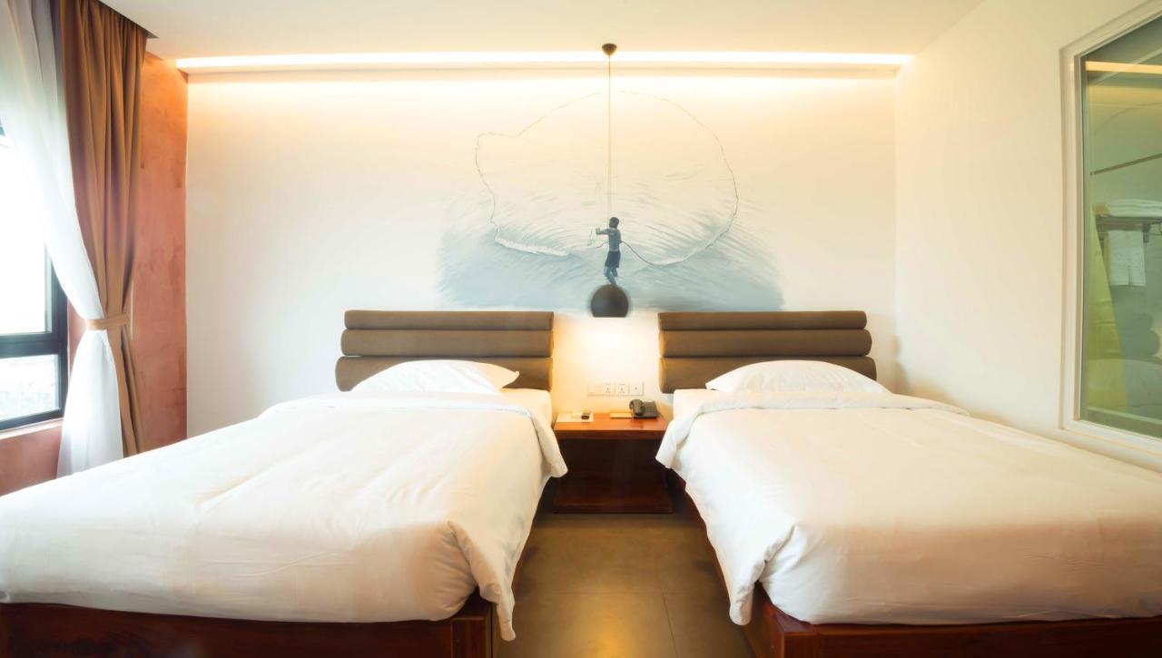 Almond Hotel Bassac River Phnompenh Exteriér fotografie