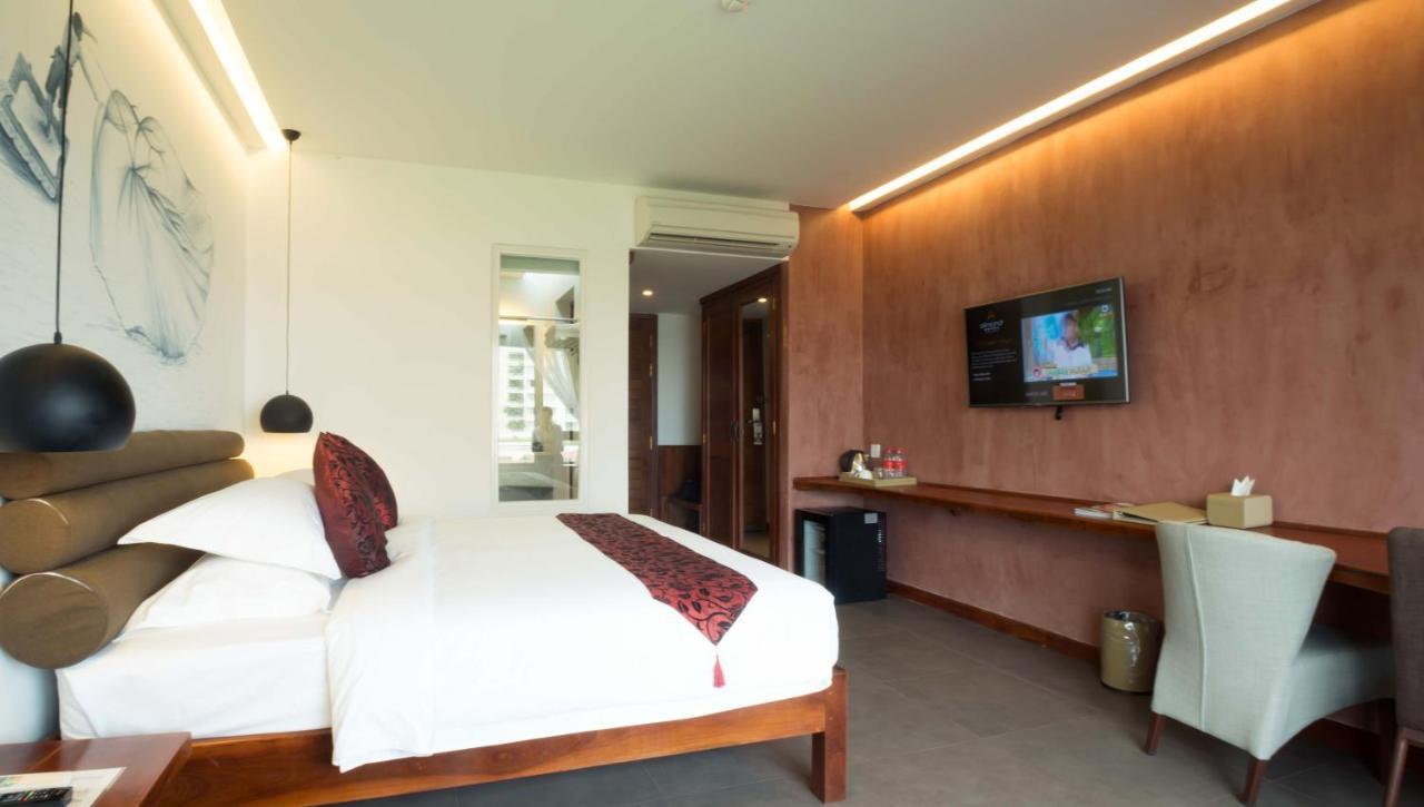 Almond Hotel Bassac River Phnompenh Exteriér fotografie