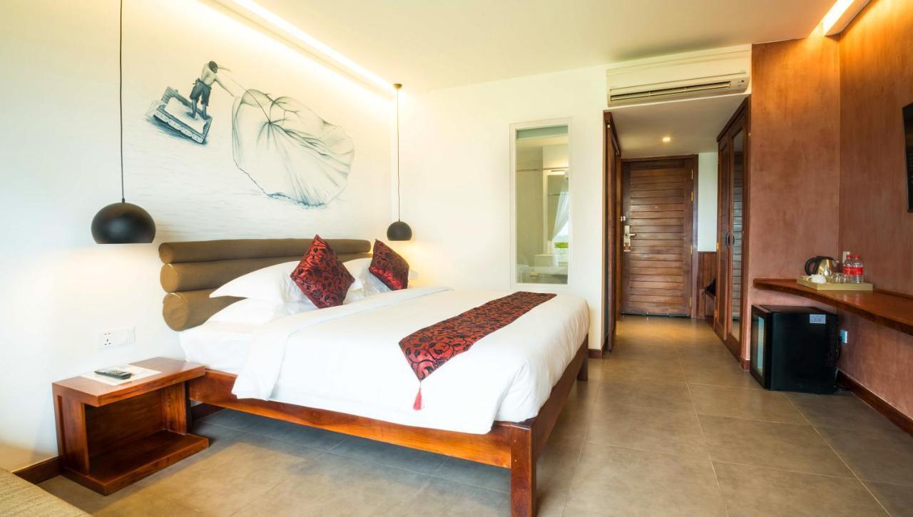 Almond Hotel Bassac River Phnompenh Exteriér fotografie