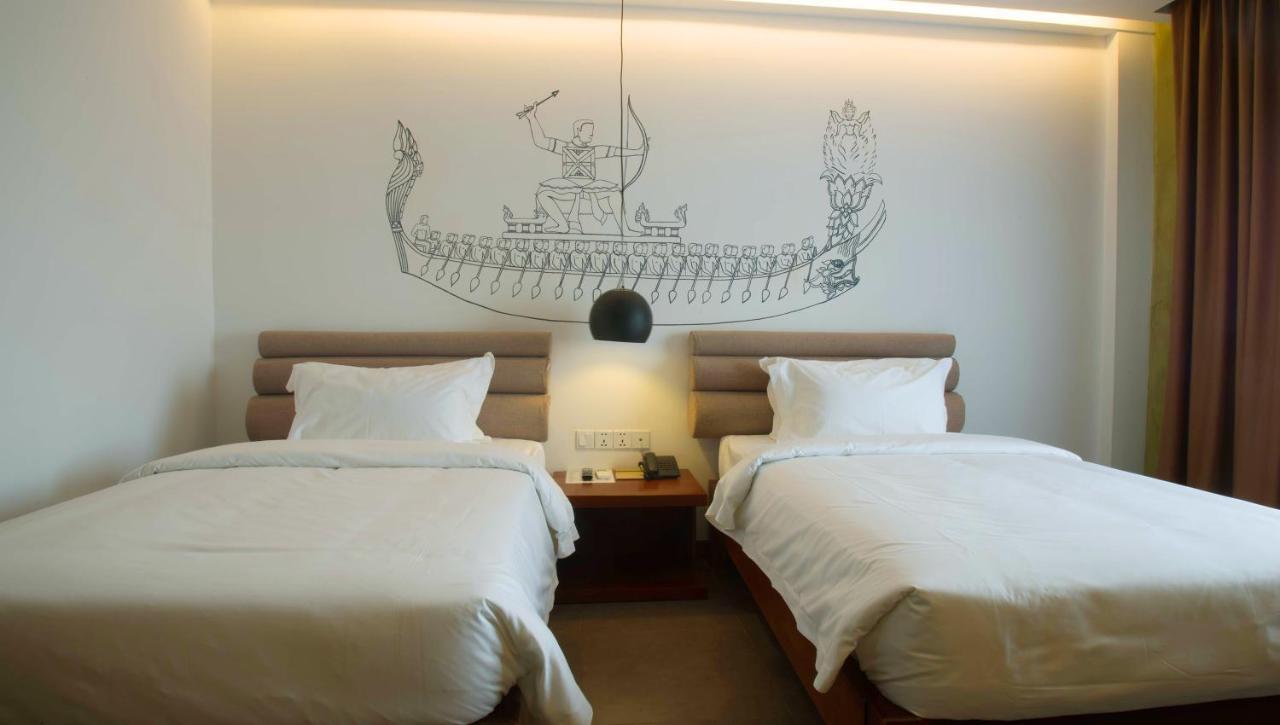 Almond Hotel Bassac River Phnompenh Exteriér fotografie