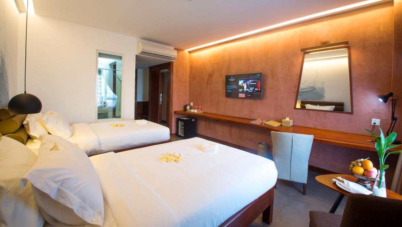 Almond Hotel Bassac River Phnompenh Exteriér fotografie