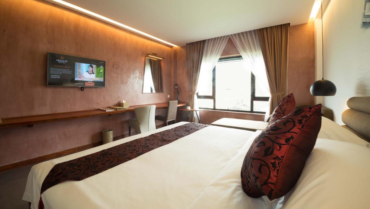 Almond Hotel Bassac River Phnompenh Exteriér fotografie