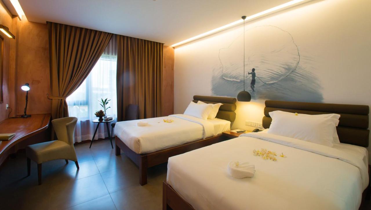 Almond Hotel Bassac River Phnompenh Exteriér fotografie