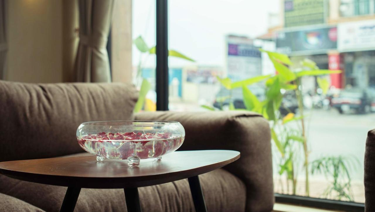 Almond Hotel Bassac River Phnompenh Exteriér fotografie